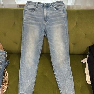 American Eagle. Size 4 extra short. Like new.